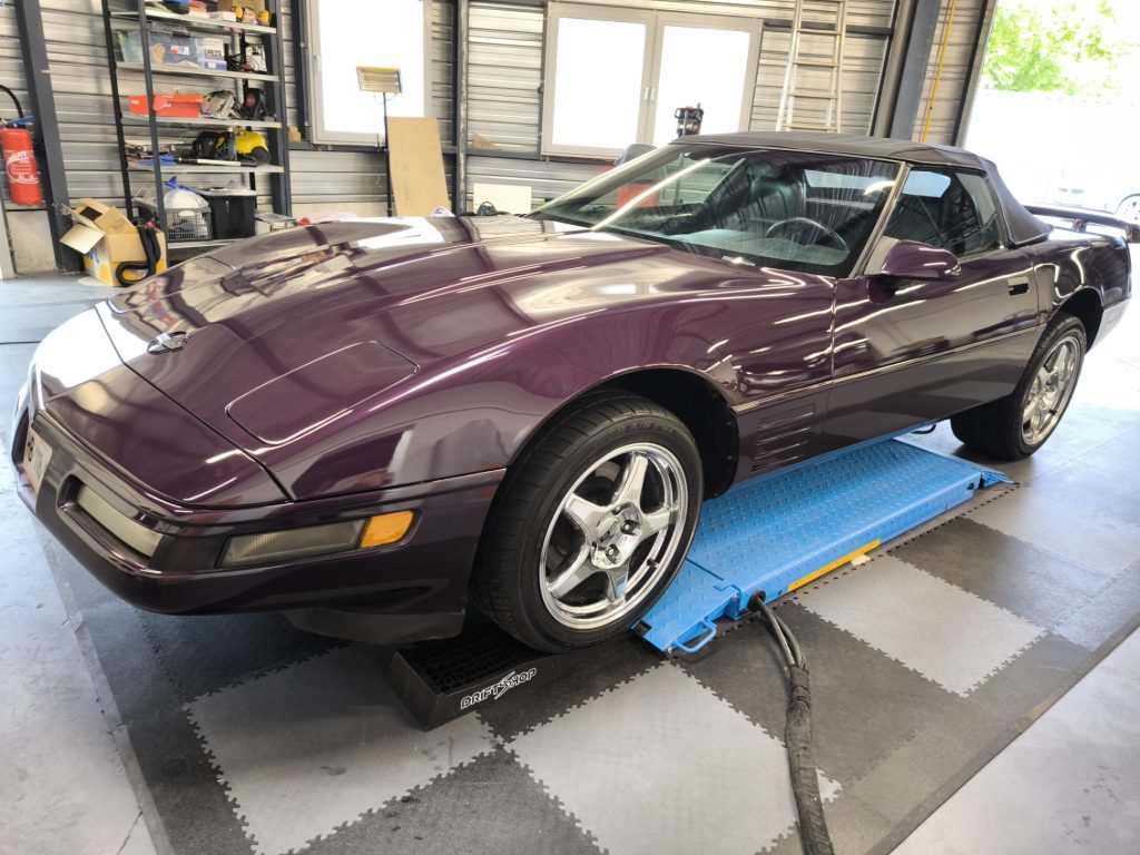 Polissage et application d’une cire sur Corvette C4 chez My Detailing à Sausheim près de Mulhouse
