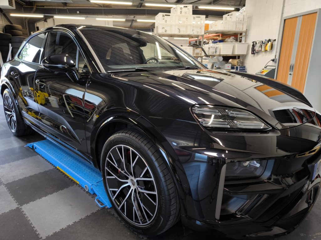 Protection céramique Porsche Macan Turbo à Riedisheim : confiez votre SUV à des pros près de Rixheim